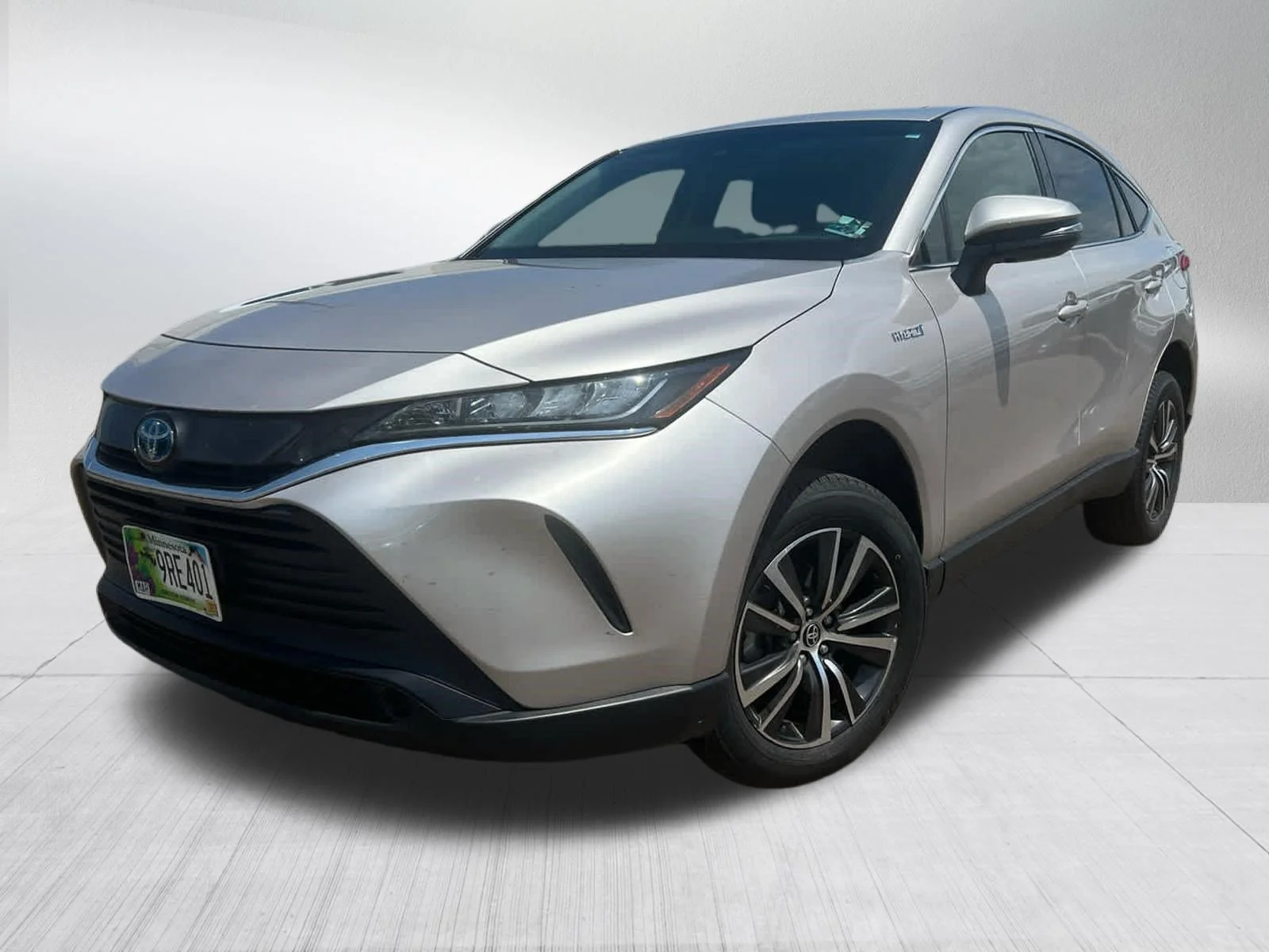 Used 2021 Titanium Glow Toyota LE image 3