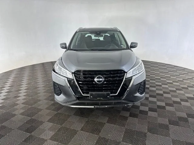 Used 2023 Gray Nissan SV image 2