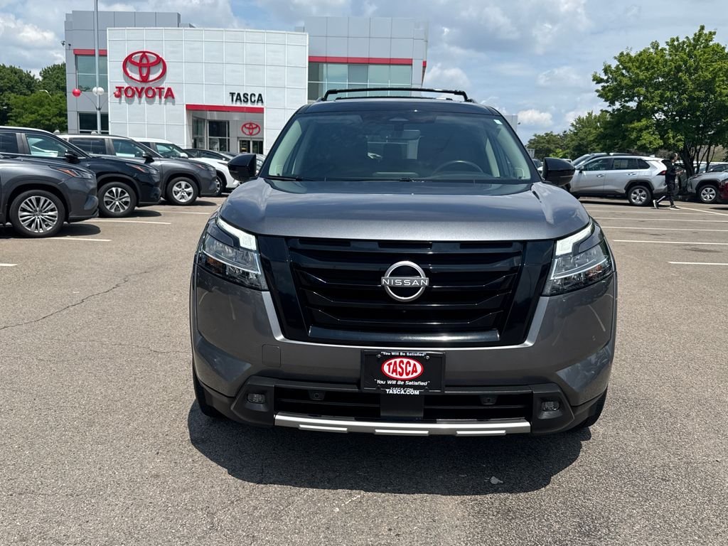 Used 2023 Gray Nissan SL image 2