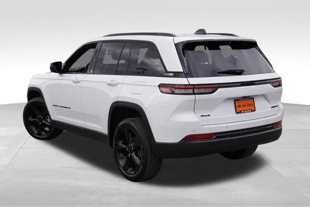 Used 2025 White/off-white Jeep Limited image 7