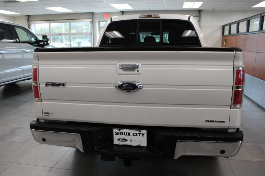Used 2014 White Platinum Tri-Coat Metallic Ford Lariat image 5