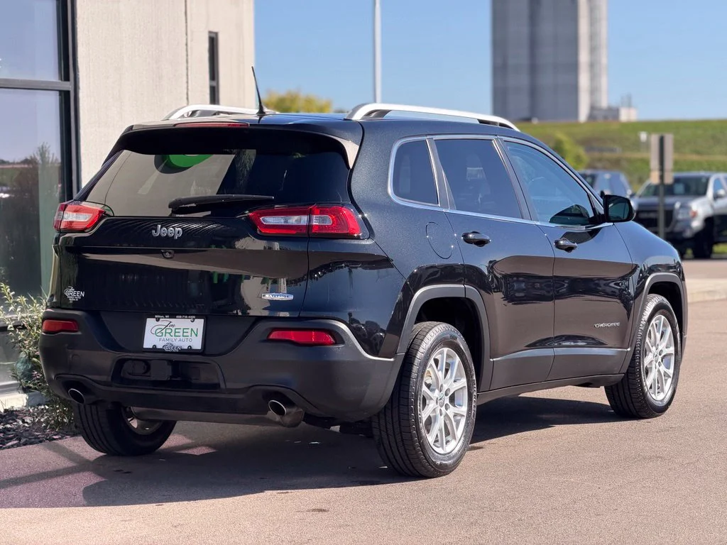 Used 2014 Black Jeep Latitude image 5