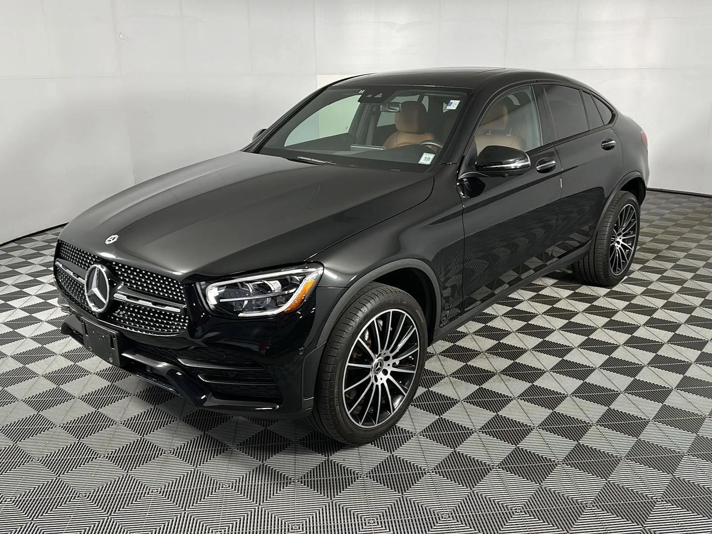 Used 2023 Obsidian Black Metallic Mercedes-Benz GLC 300 image 14