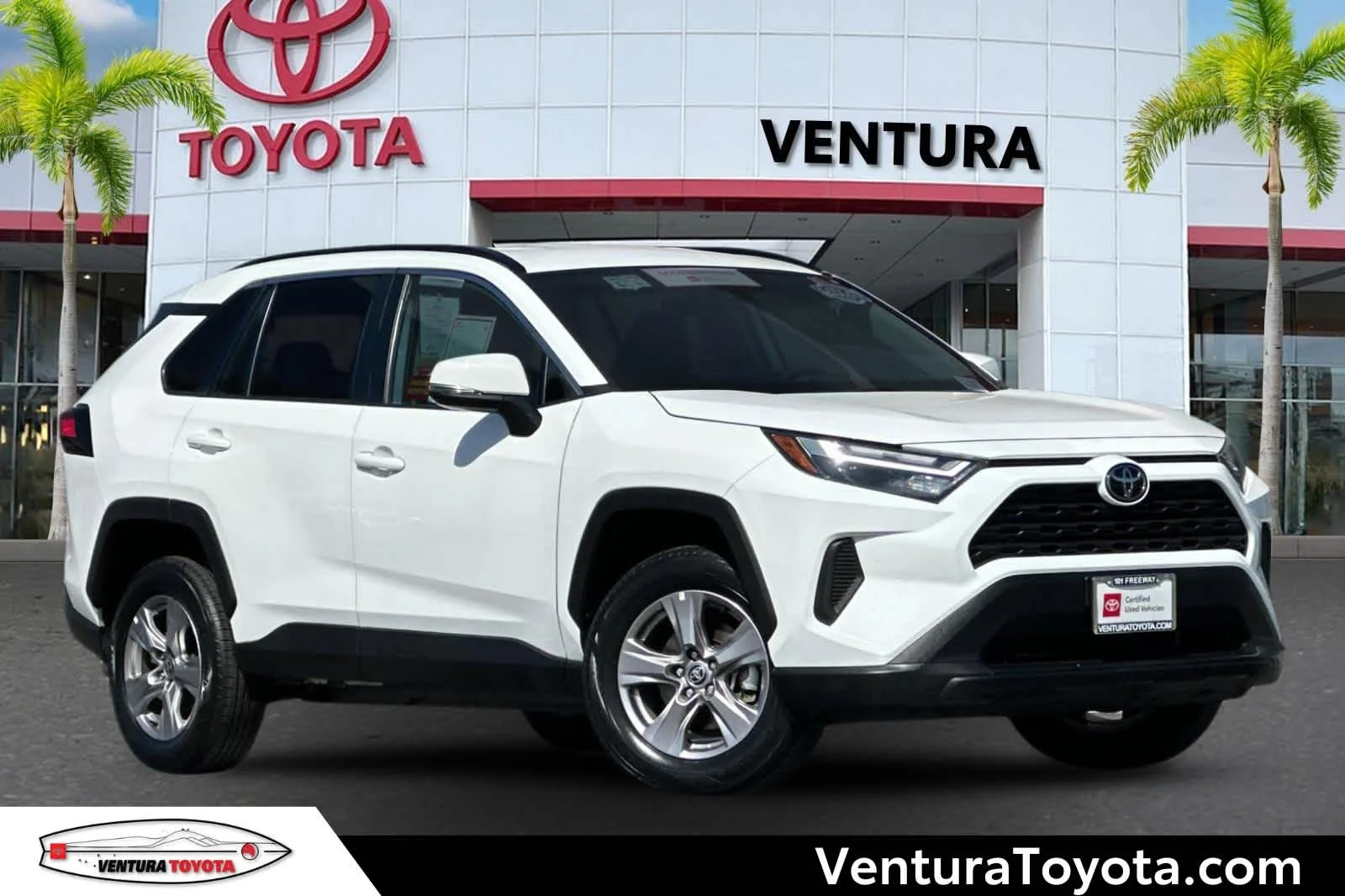 2024 Toyota RAV4 XLE FWD's photo