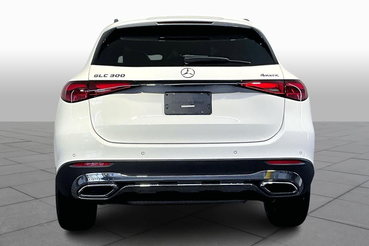 New 2026 Polar White Mercedes-Benz GLC 300 image 4