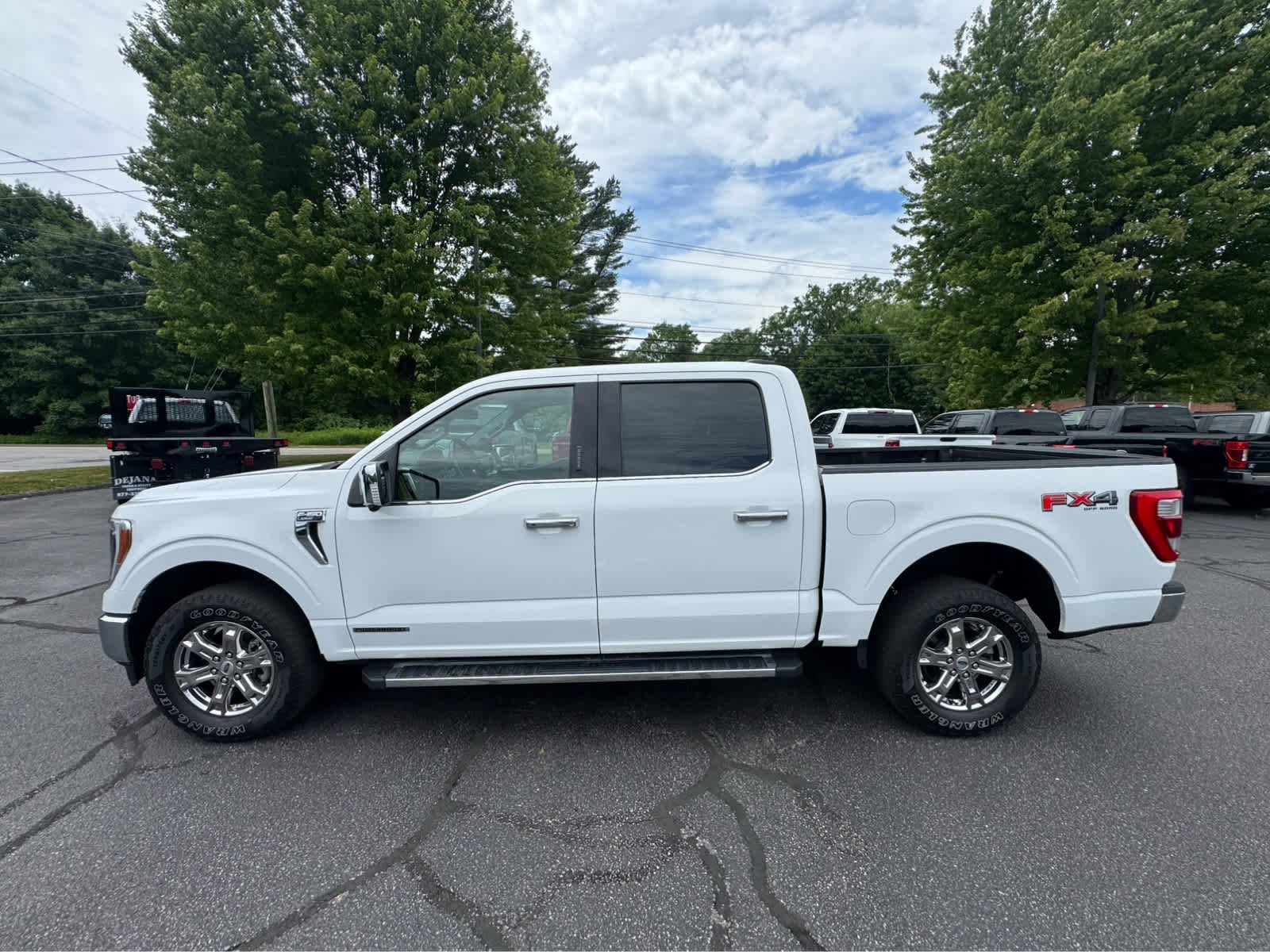 Certified Used 2021 Oxford White Ford LARIAT image 2