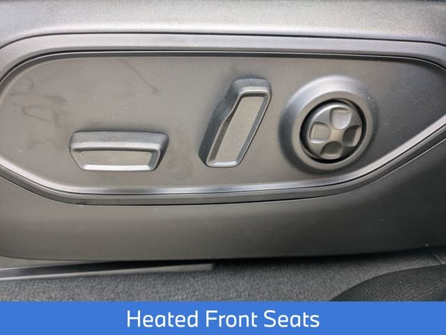 New 2025 Bright White Clear-Coat Exterior Paint Jeep Laredo image 16