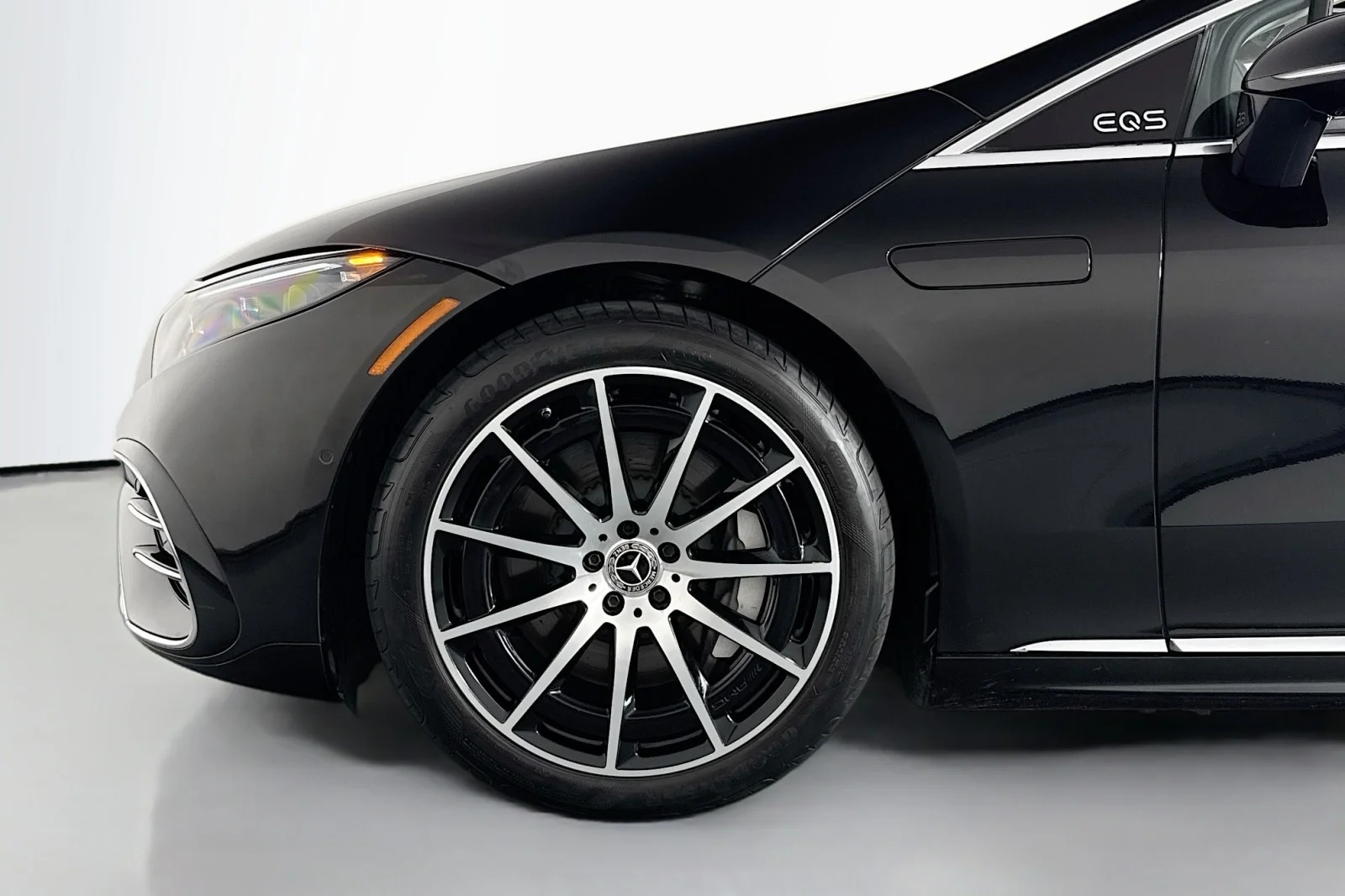Used 2023 Obsidian Black Metallic Mercedes-Benz 580 image 9