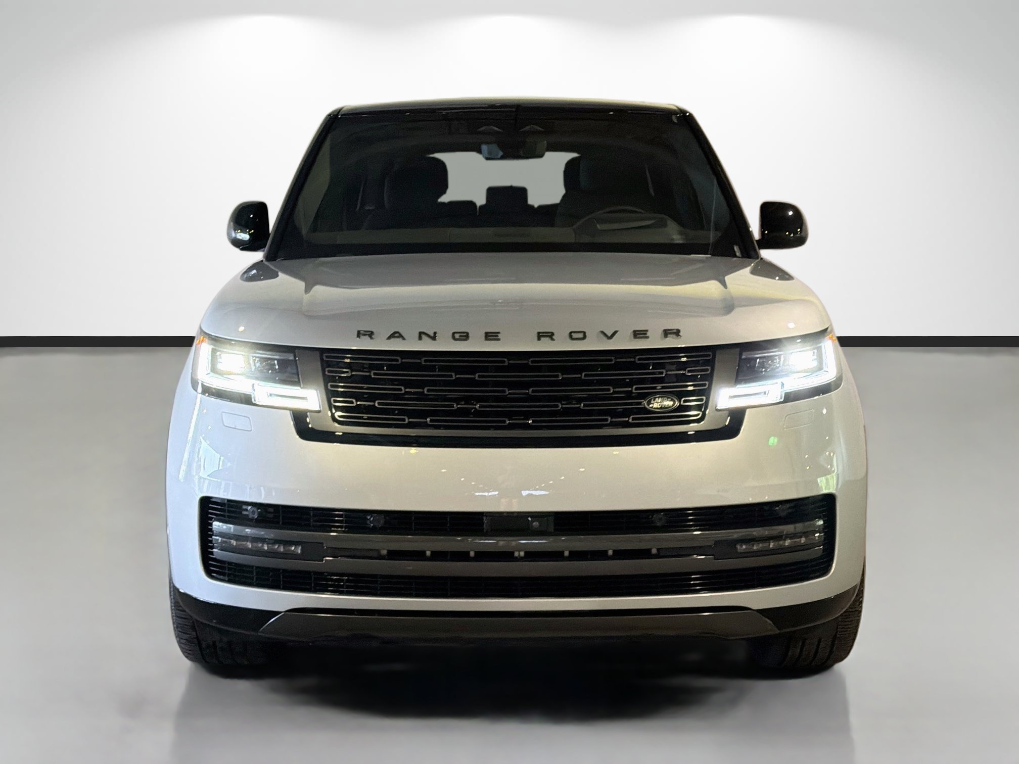 Certified Used 2025 Silver Metallic Land Rover SE image 8
