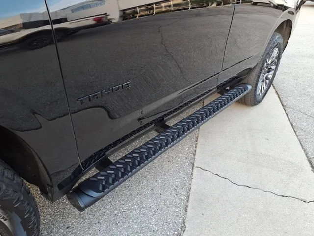 Used 2025 Black Chevrolet Z71 image 13