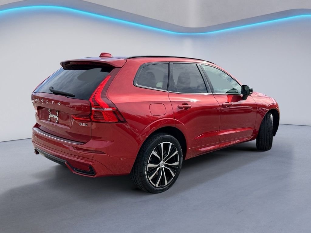 2023 Volvo XC60 B5 Plus photo 4