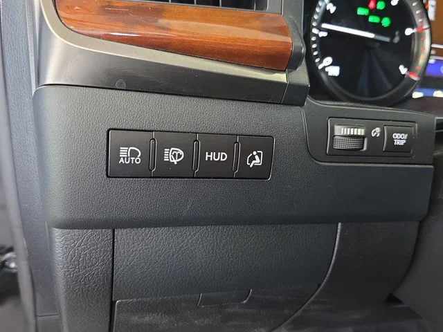 Used 2018 Onyx Black Lexus 570 image 29