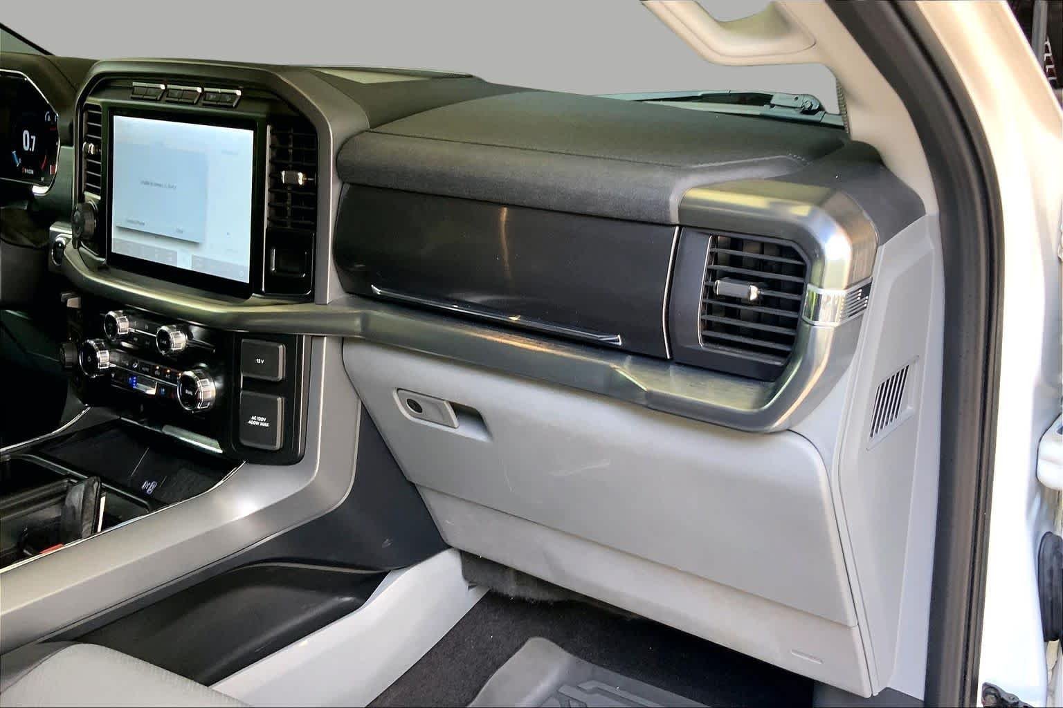 Used 2022 Star White Ford LARIAT image 19