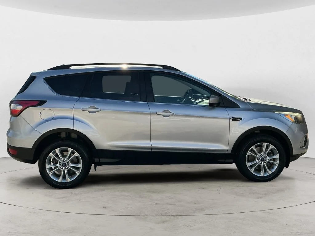 Used 2018 Silver Ford SE image 4