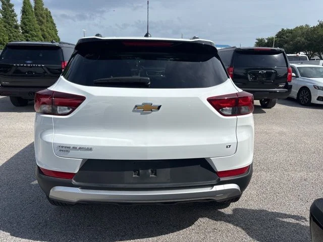 Used 2025 White Chevrolet LT image 6