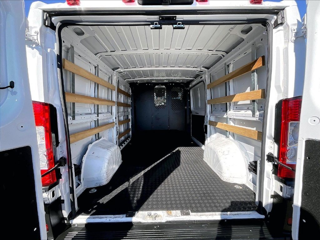 Used 2025 White Ram Base image 16