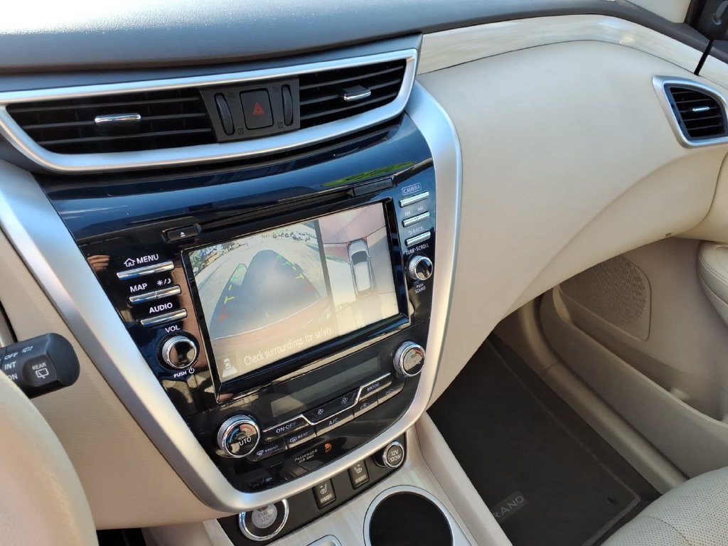 Used 2016 Cayenne Red Metallic Nissan SL image 6