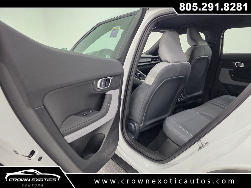 Used 2022 White Polestar Long Range Dual Motor image 19