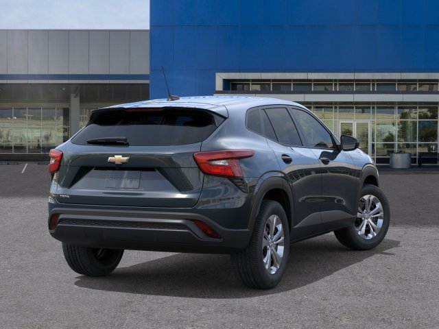 2026 Chevrolet Trax photo 4 of 32