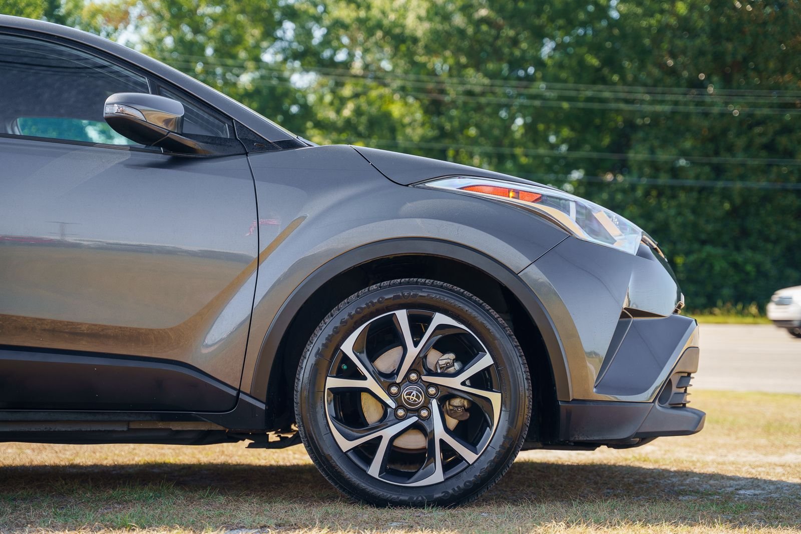 Used 2018 Gray Toyota XLE image 10