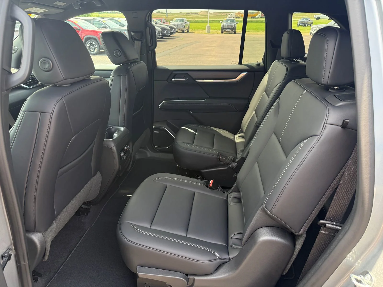 New 2026 Sterling Metallic GMC Elevation image 12