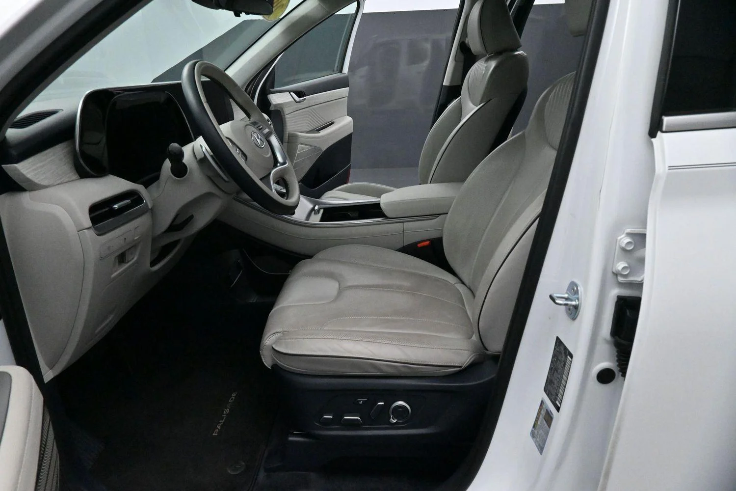 Used 2024 Hyper White Hyundai Calligraphy image 15