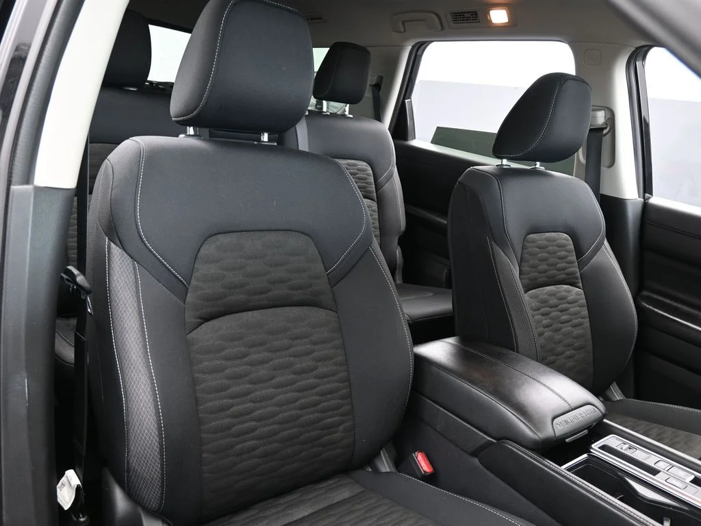2025 Nissan Pathfinder SV - Photo 48