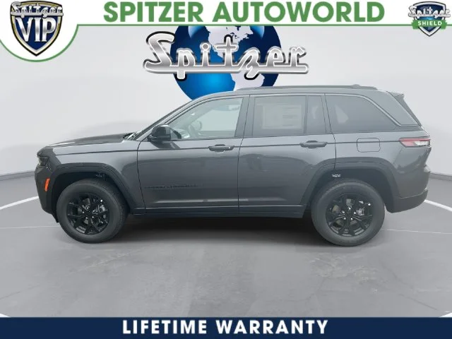 New 2026 Baltic Gray Metallic Clear-Coat Exterior Paint Jeep Laredo Altitude image 7