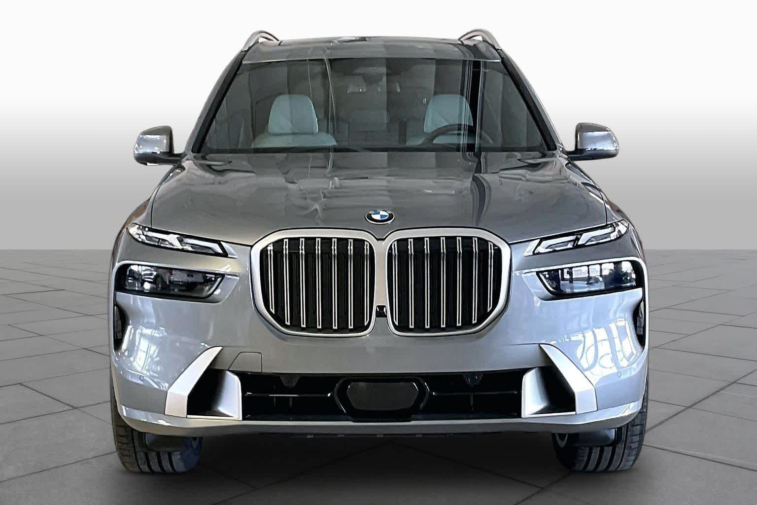 New 2027 Skyscraper Grey Metallic BMW xDrive40i image 3