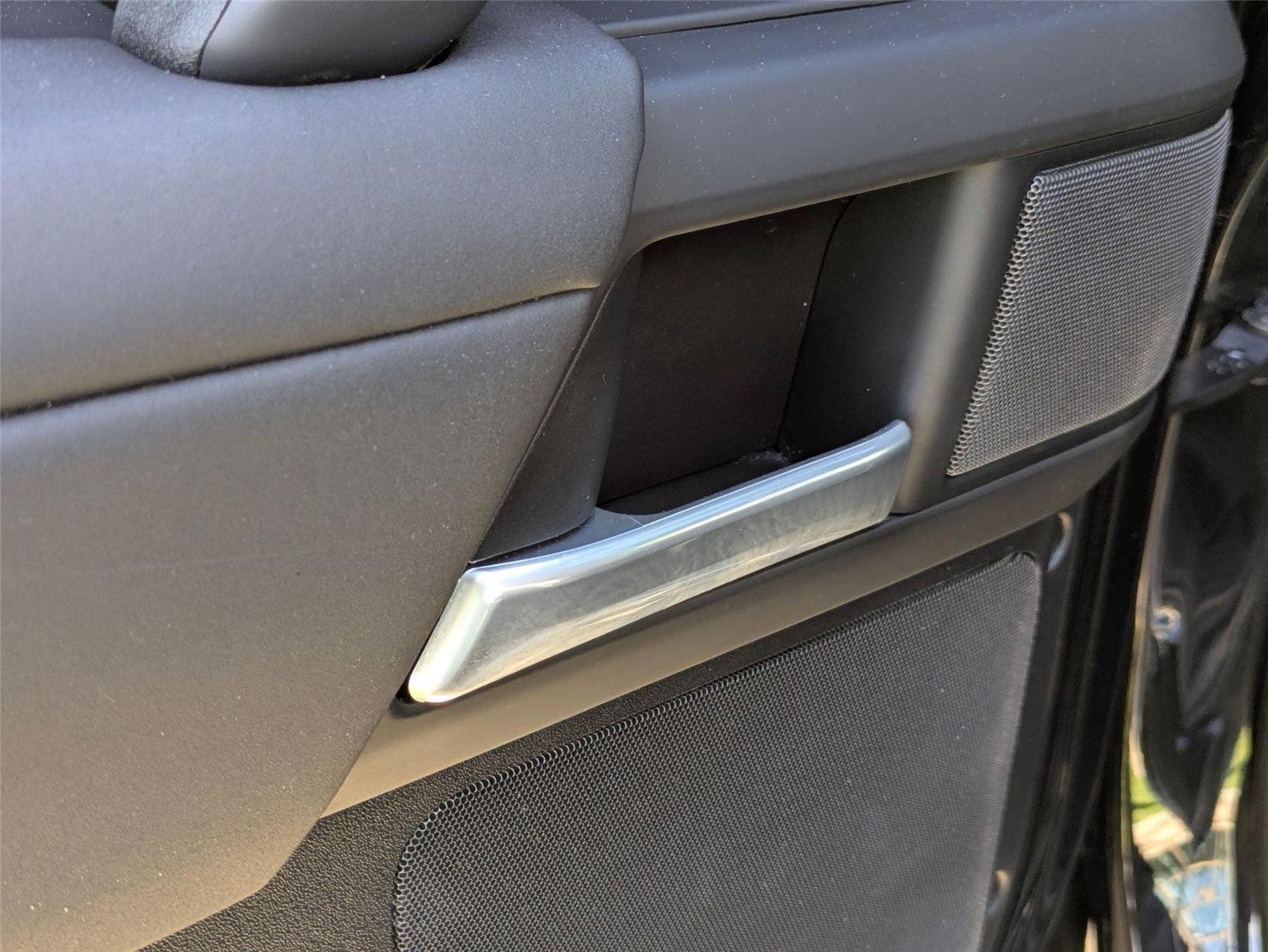 Used 2025  Land Rover S image 28