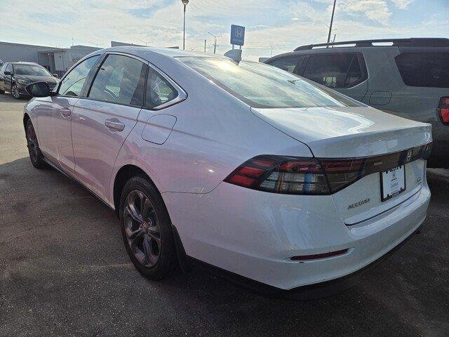 Used 2023 Platinum White Pearl Honda EX image 6