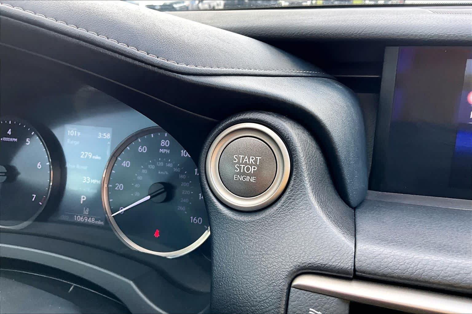 Used 2018 Atomic Silver Lexus  image 33