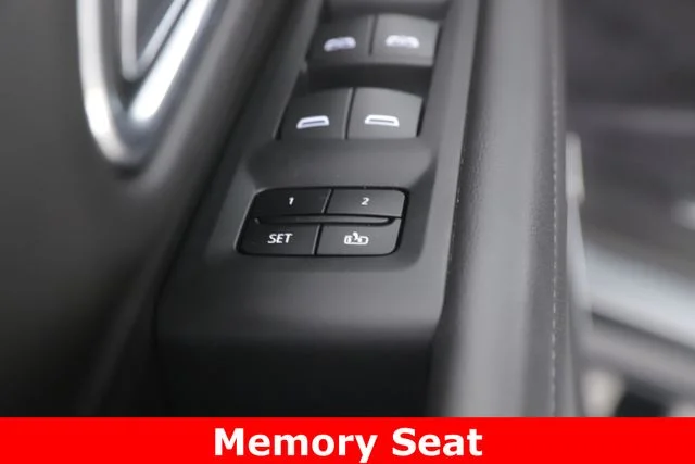 Used 2023 Gray Chevrolet Z71 image 20