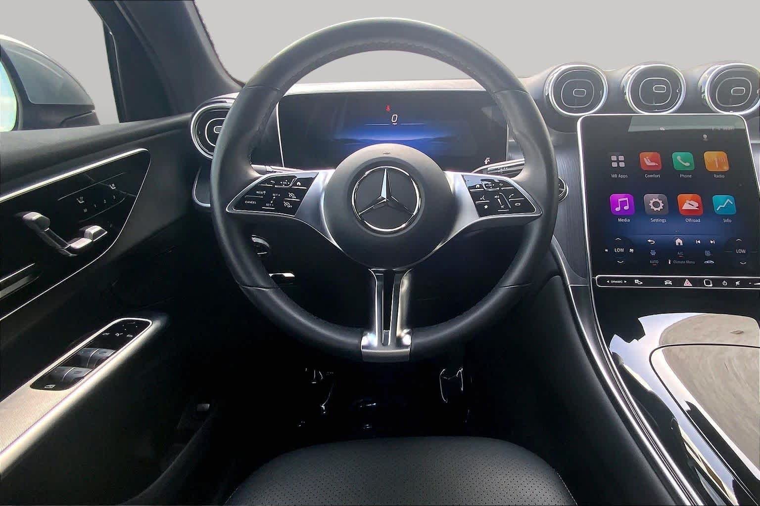 Used 2026 922/Cirrus Silv Mercedes-Benz GLC 300 image 7
