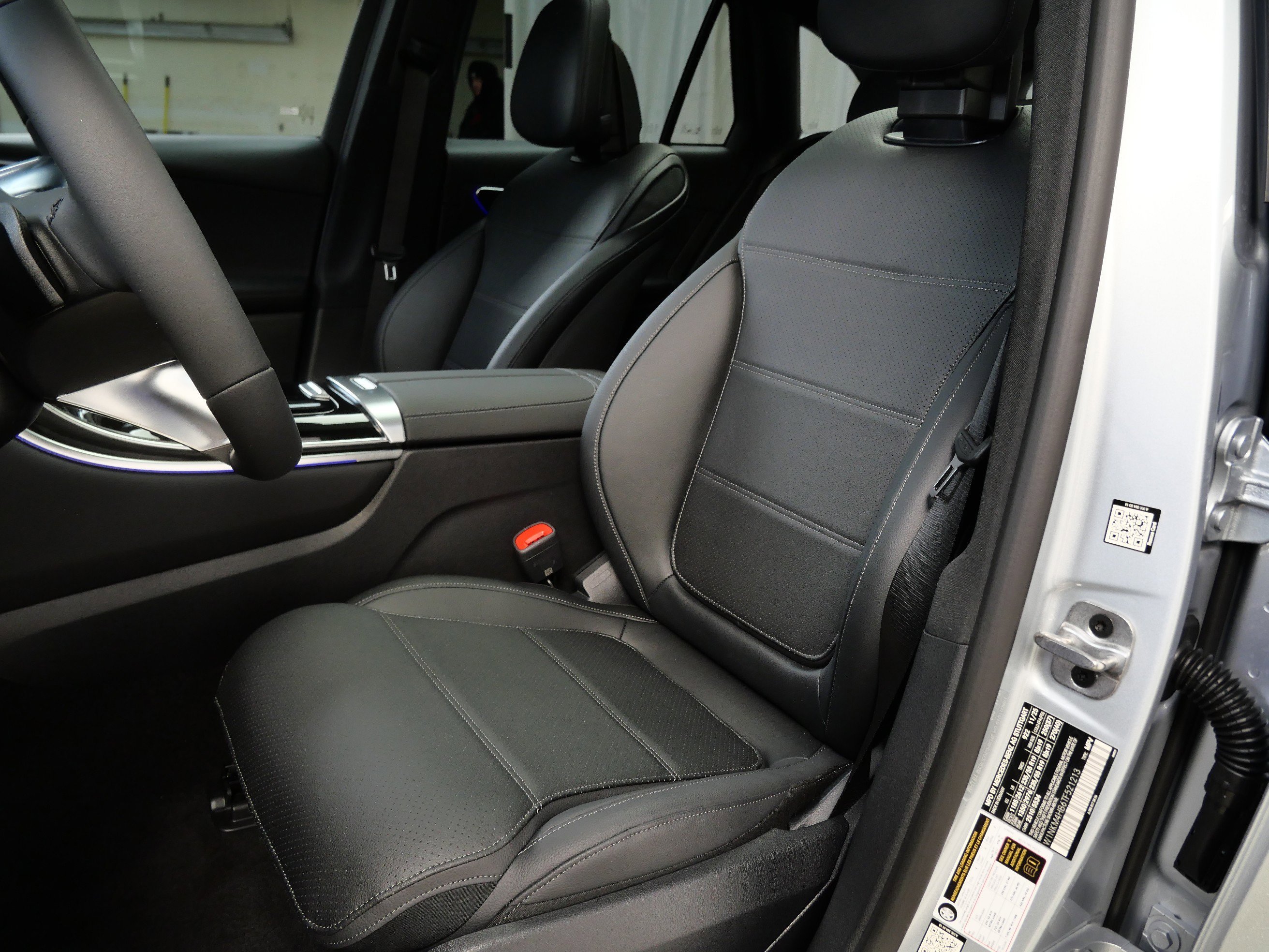 New 2026 Cirrus Silver Metallic Mercedes-Benz GLC 300 image 3