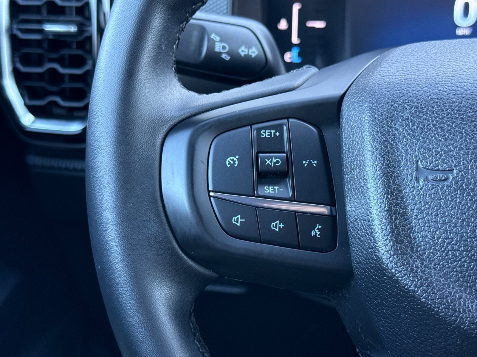 Used 2024 Silver Ford XLT image 24