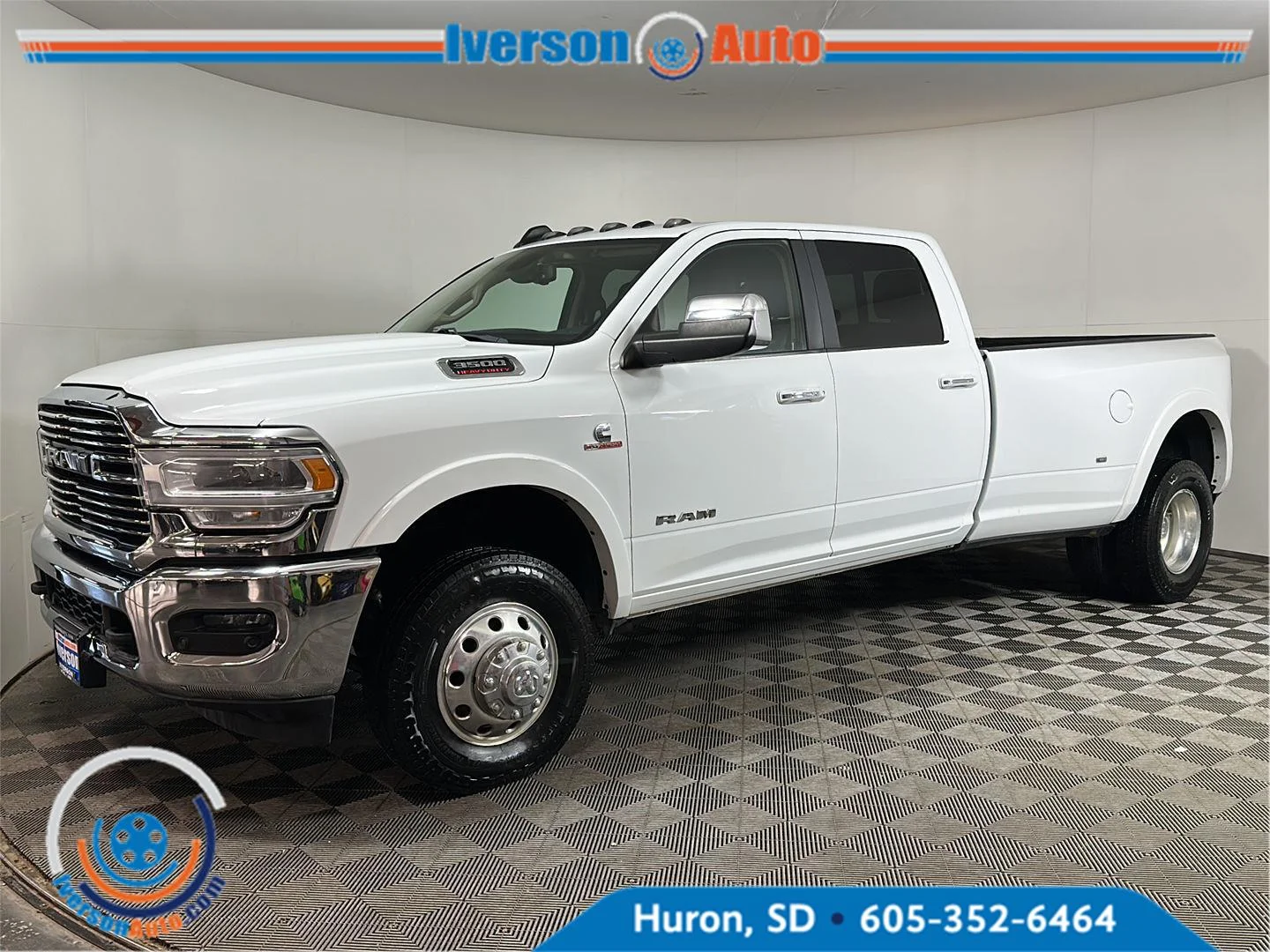 Used 2022 Bright White Clearcoat Ram Laramie image 4