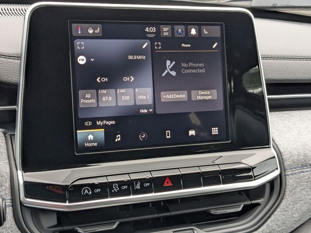 Used 2026 Diamond Black Crystal Pearlcoat Jeep Latitude image 26