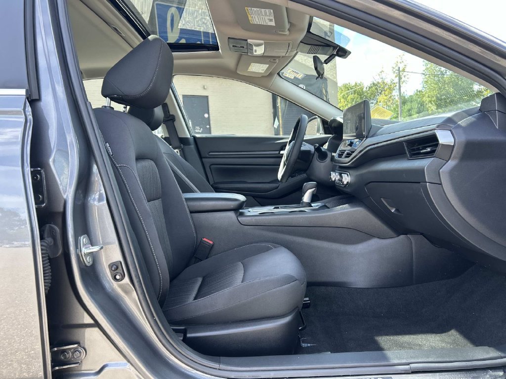 Used 2025 Gray Nissan 2.5 SV image 15