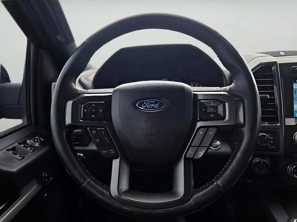 Used 2018 SHADOW BLACK Ford LARIAT image 25