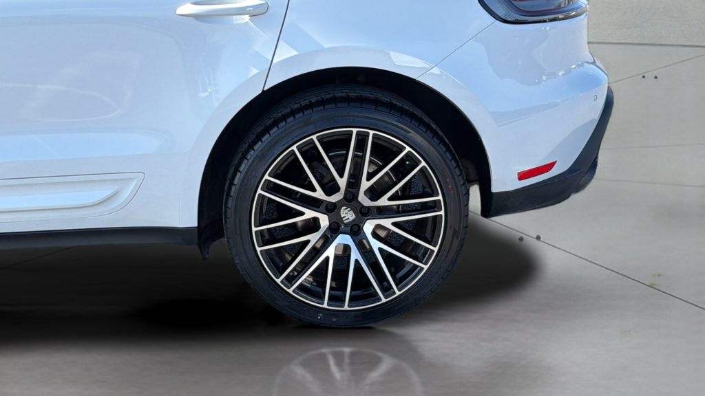 Used 2024 White Porsche Base image 16
