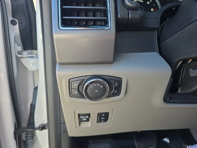 Used 2019 White Ford XLT image 27