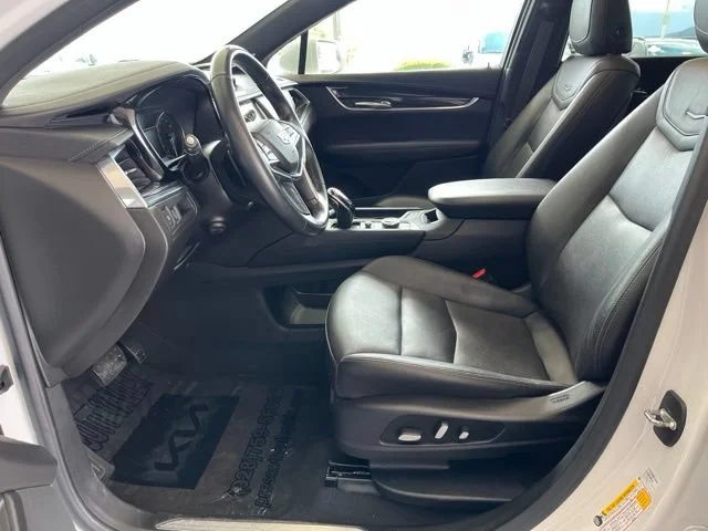 Used 2020 Crystal White Tricoat Cadillac Premium Luxury FWD image 39