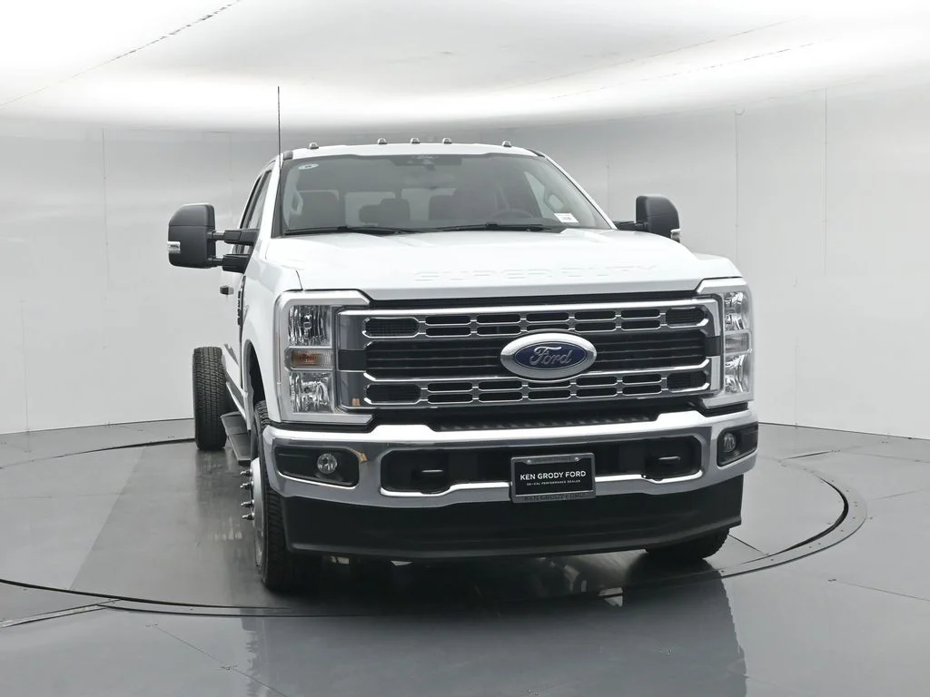 New 2026 Oxford White Ford XL image 50