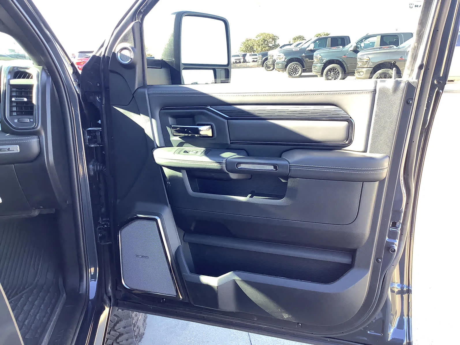 2025 RAM 2500 Rebel - Photo 23
