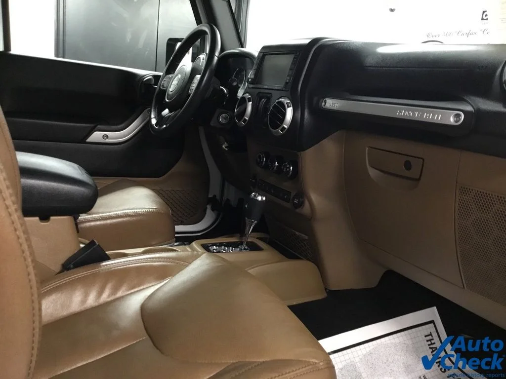 Used 2016 White Jeep Sahara image 30