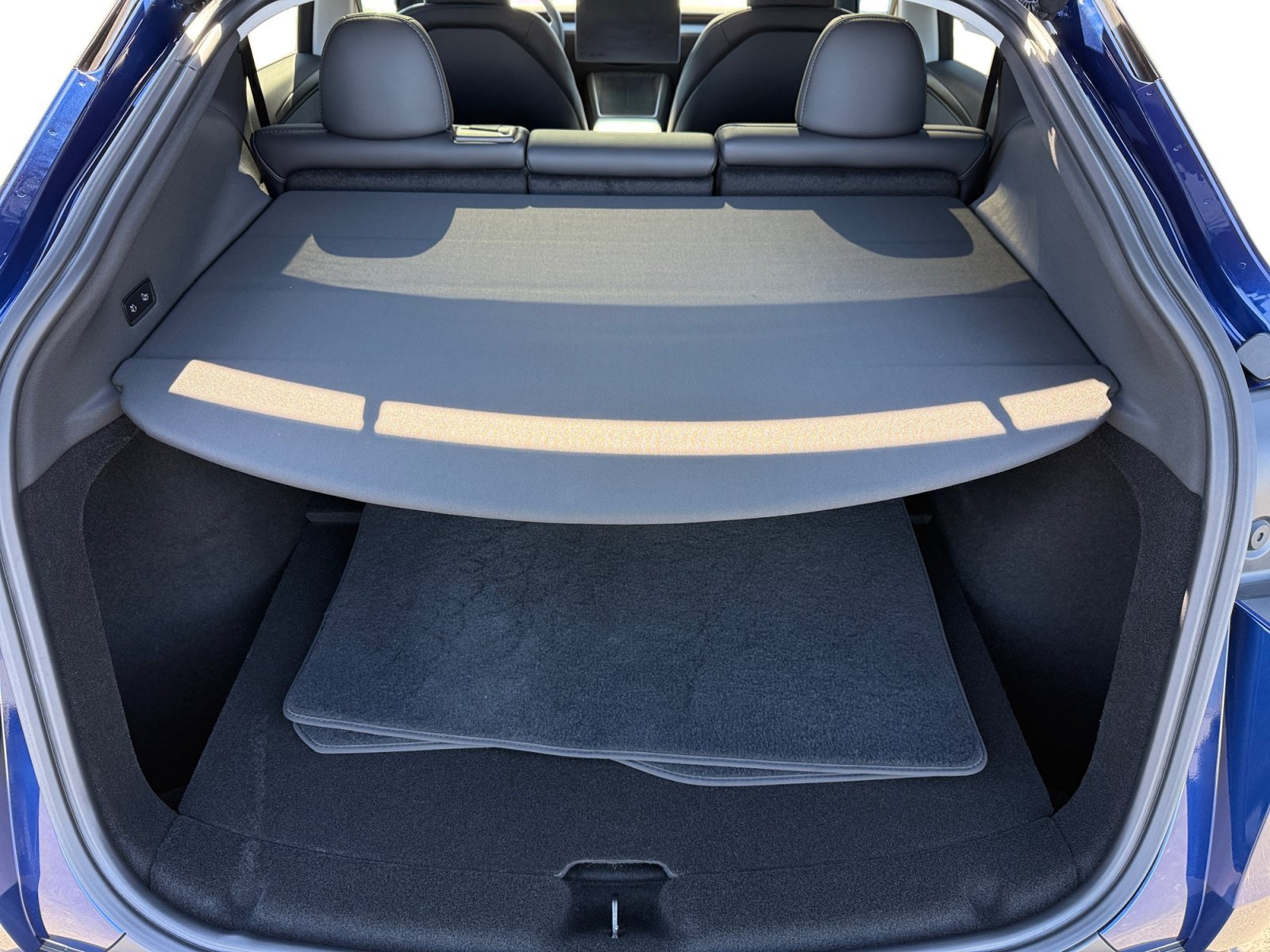 Used 2026 Blue Tesla  image 17