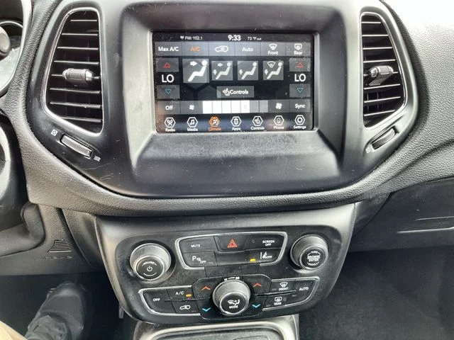 Used 2021 White Jeep Latitude image 18