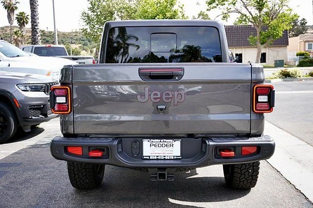 New 2026 Granite Crystal Metallic Clear-Coat Exterior Paint Jeep Rubicon image 11