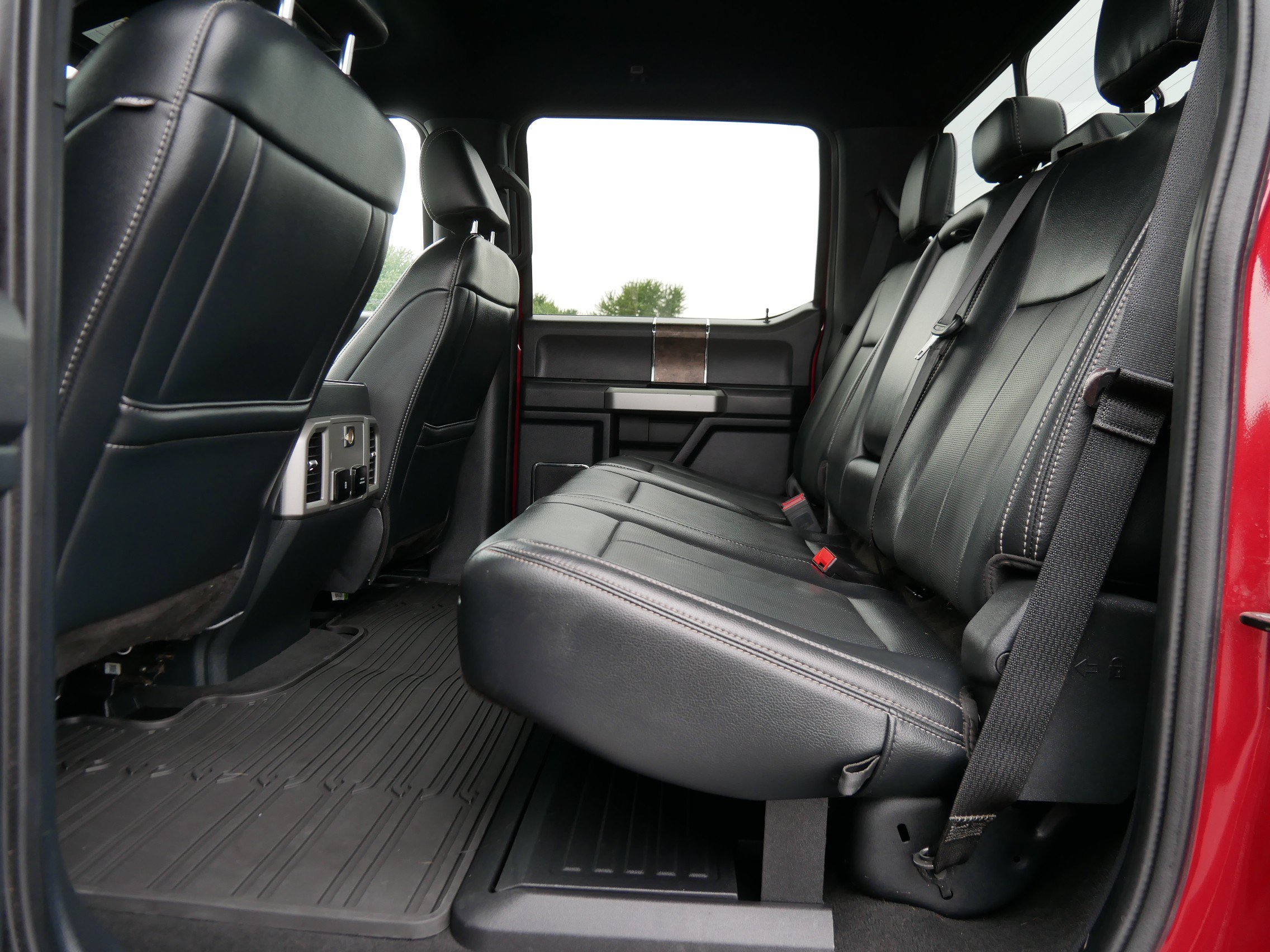 Used 2022 Red Ford LARIAT image 11